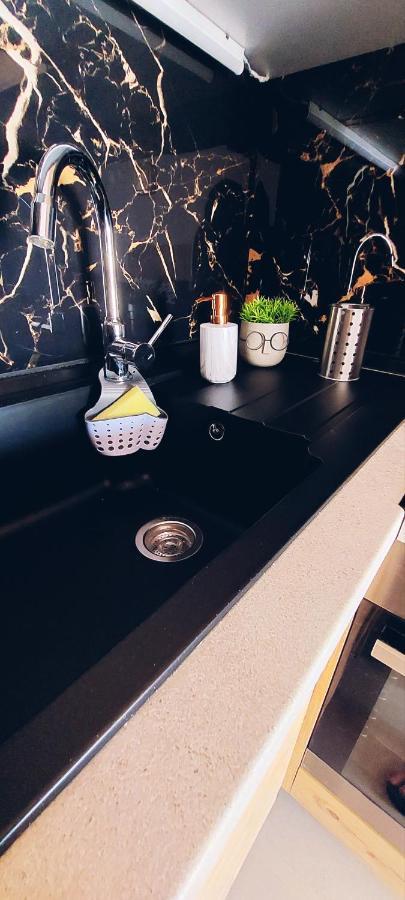 Black Flox Apartment Драма Екстер'єр фото